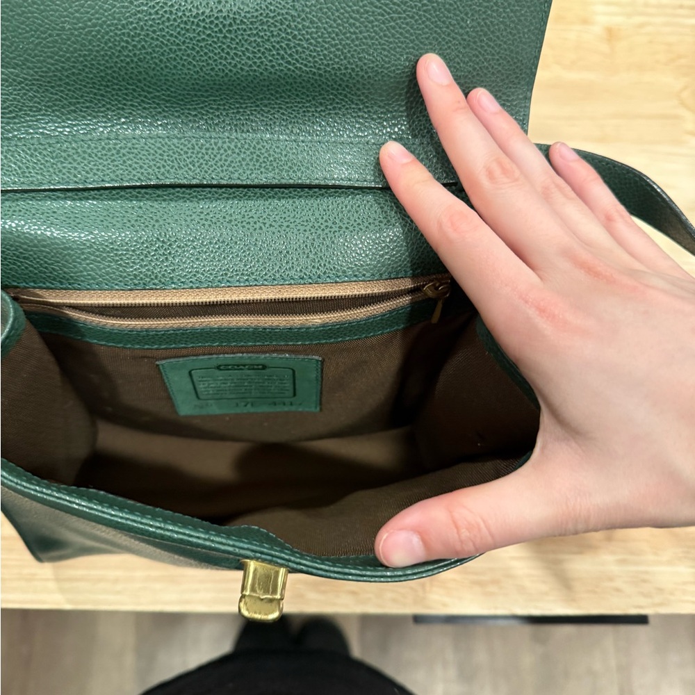 Vintage Coach Madison Biltmore Emerald Green Leather Purse (J7E-4427) - Picture 10 of 11